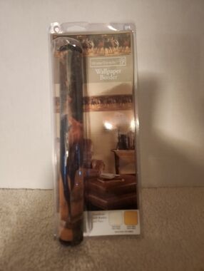 Home Trends Brown Horse Motif Wallpaper Border